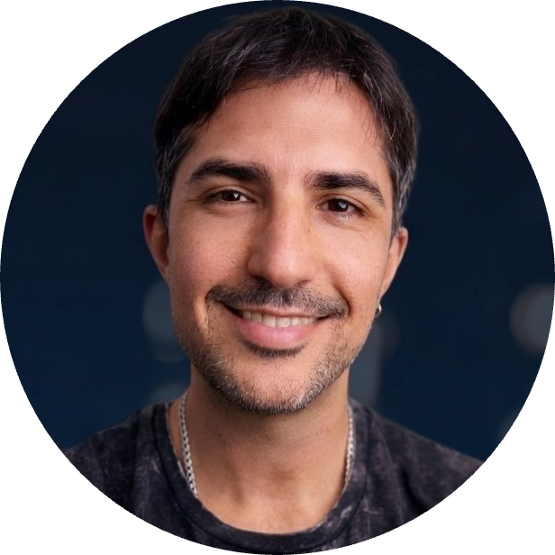 Lucas Nobua — Fundador de LeadCanvas